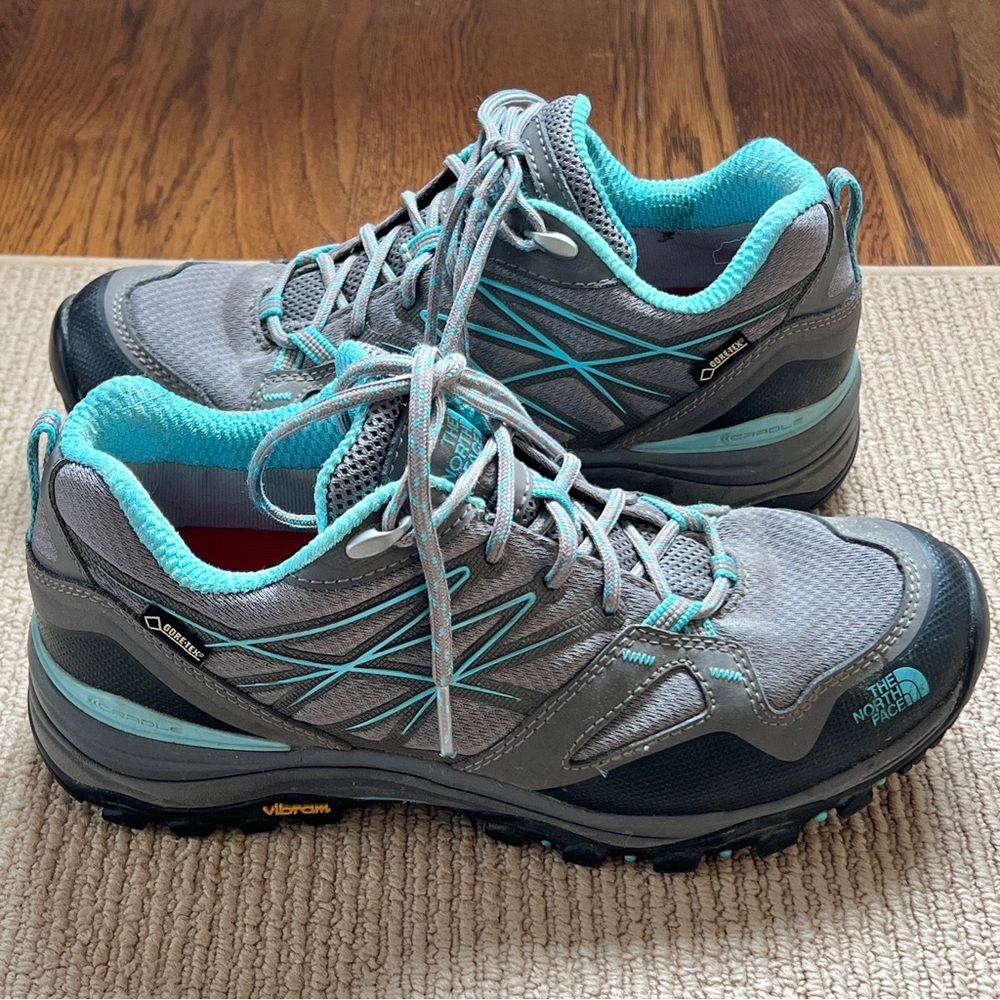 North Face Women’s Fastpack Hedgehog GTX Hiking Shoe. Size 8 for Size 7.5